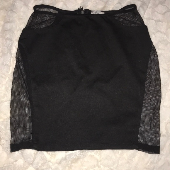 Tobi mesh skirt - Picture 2 of 5